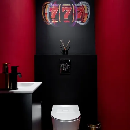 Capsule Vegas - Poker - Balneo - Sauna *