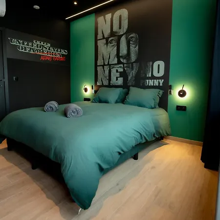 Capsule Vegas - Poker - Balneo - Sauna