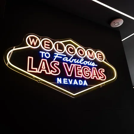 Apartamento Capsule Vegas - Poker - Balneo - Sauna