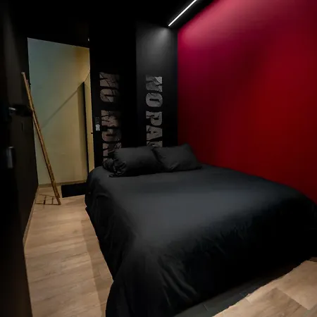 Capsule Vegas - Poker - Balneo - Sauna