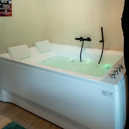 Capsule Vegas - Poker - Balneo - Sauna Limelette