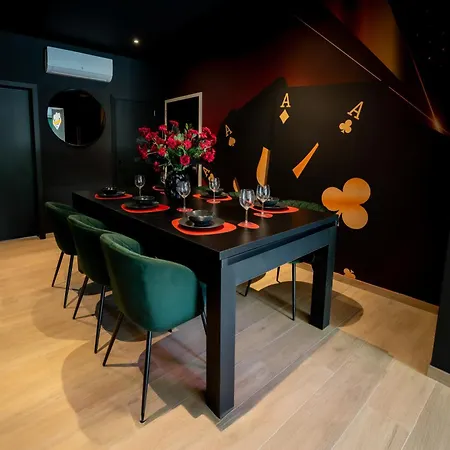 Apartamento Capsule Vegas - Poker - Balneo - Sauna *